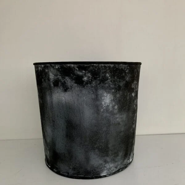 Vaso di latta decorato effetto vintage nero